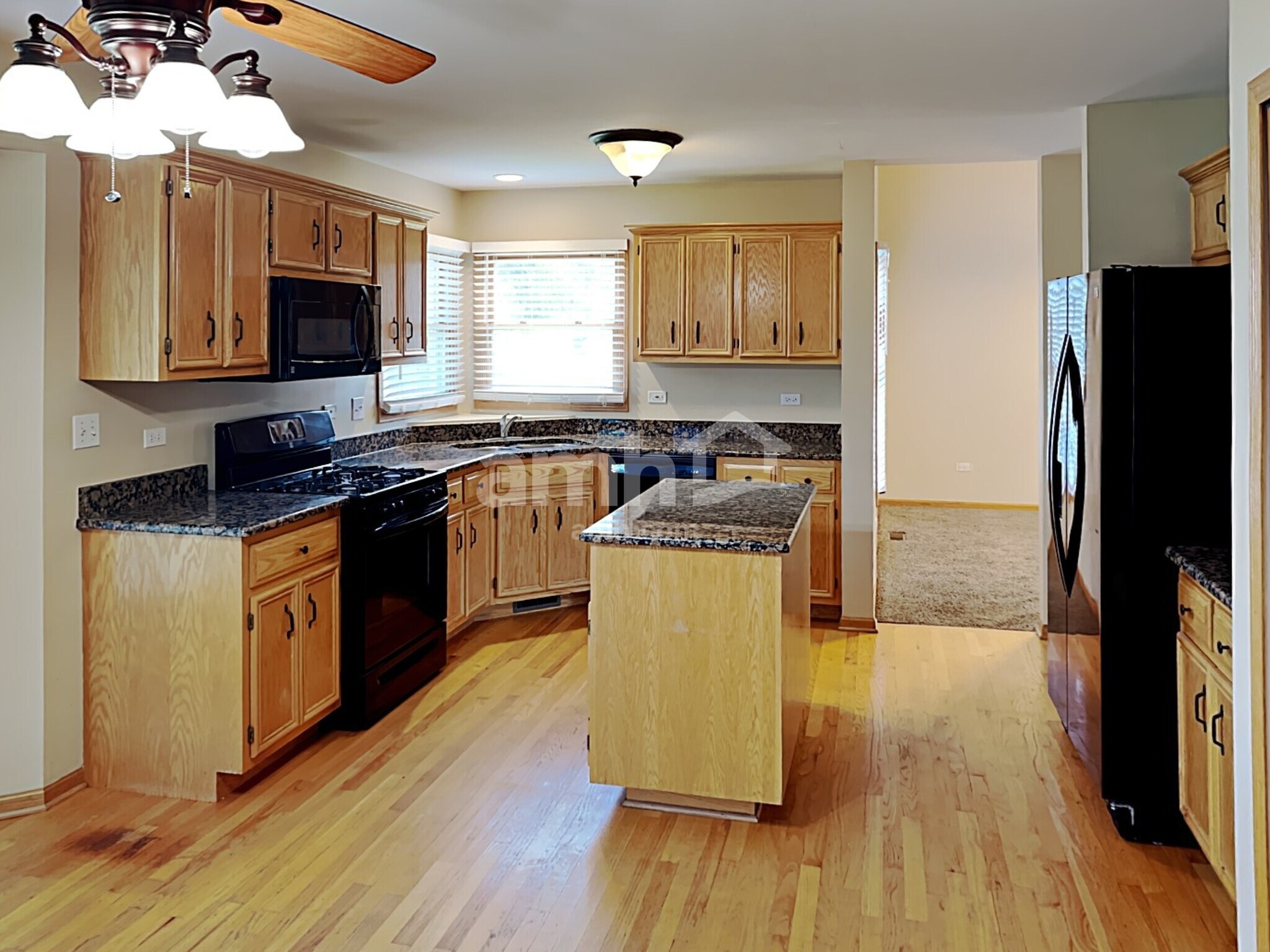 Building Photo - 302 Thames Dr