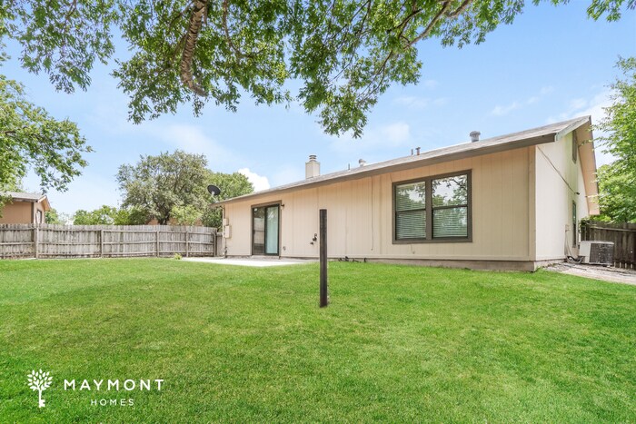 Building Photo - 10006 Coast Ridge Dr