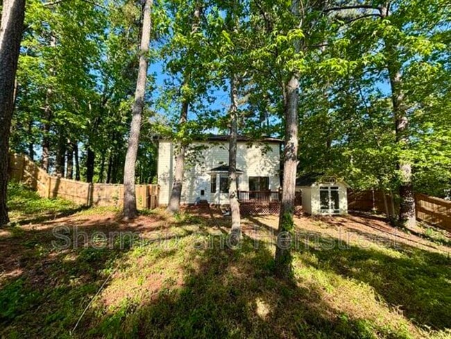 Building Photo - 210 Foxdale Dr