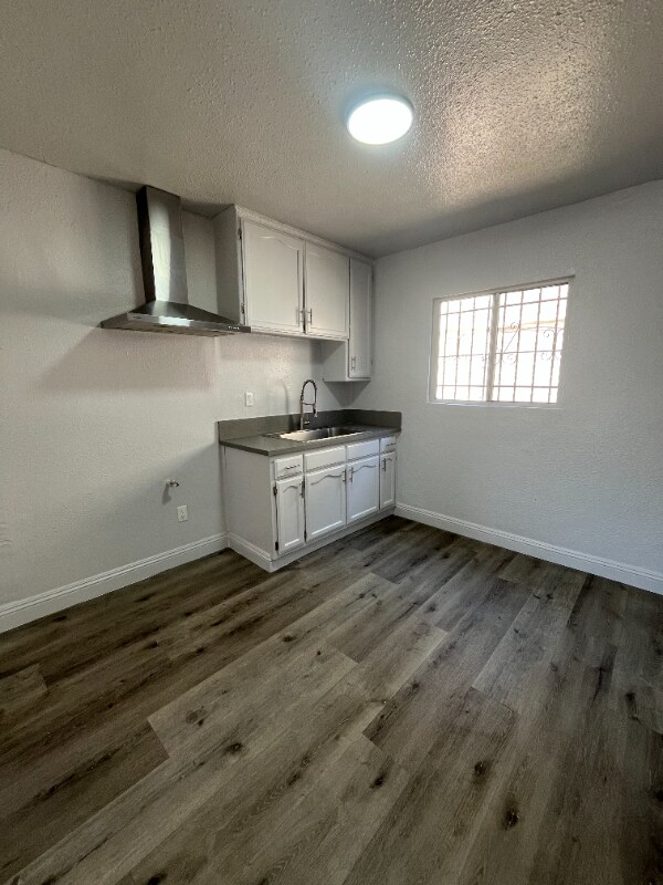 Building Photo - 7833 Towne Ave