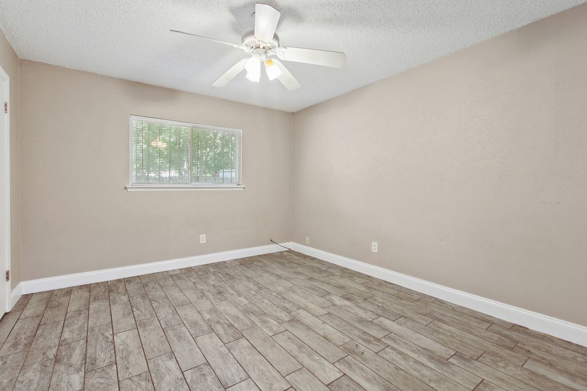 Building Photo - 6702 Colony Park Dr