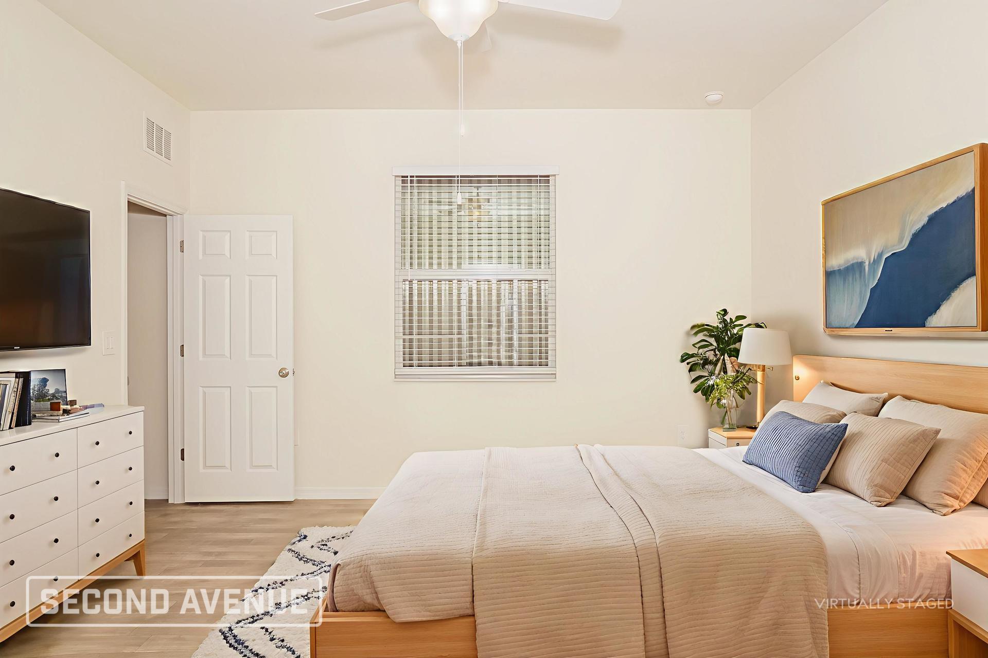 Building Photo - 1004 S Lassonde St