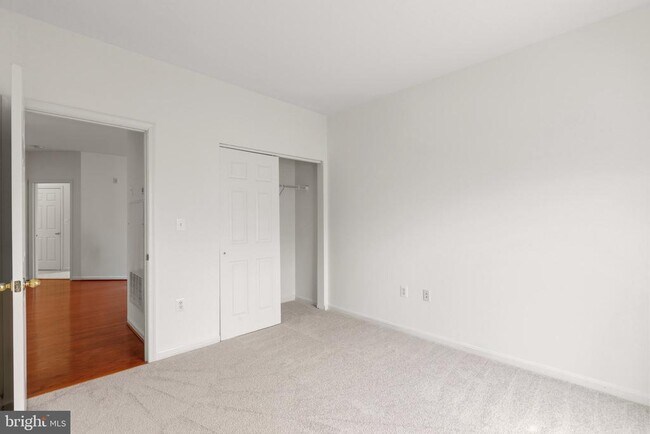 Building Photo - 4131 Fountainside Ln