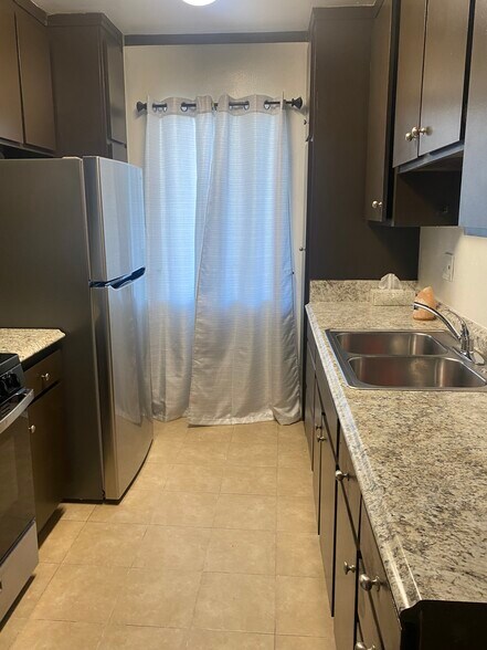 Building Photo - 8800 Cedros Ave