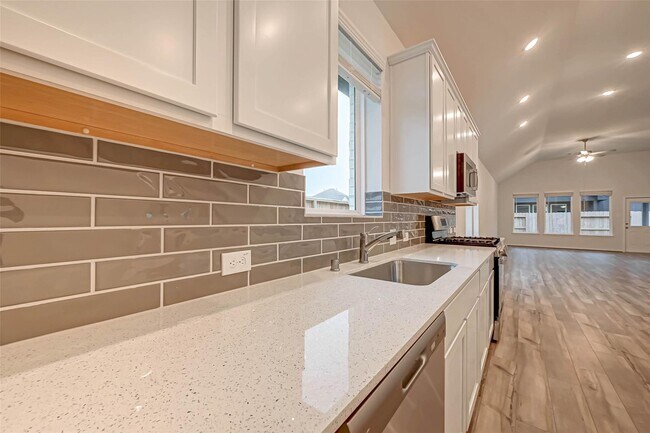 Building Photo - 201 Cambria Green Ln