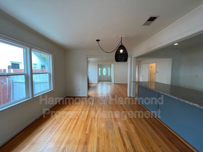 Building Photo - 4316 Greenbush Ave