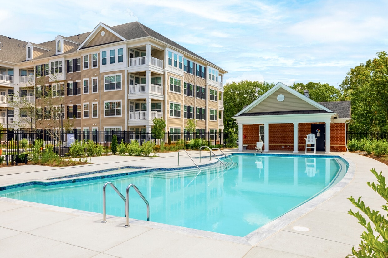 Creekstone Village Apartments Pasadena