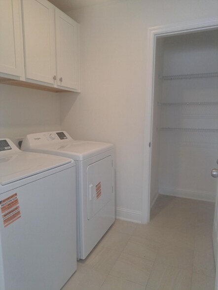 Building Photo - 59 Signet Cir