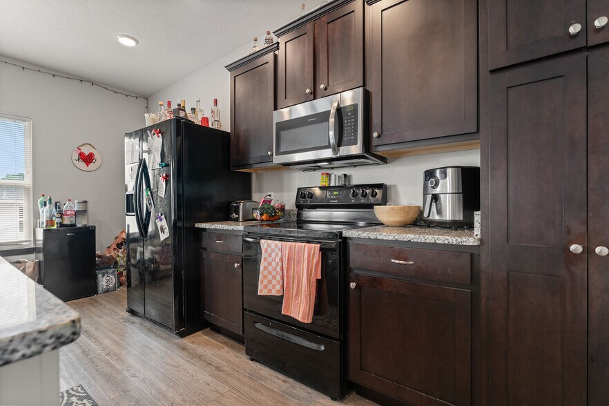 Large Open Kitchen - 813 South Ave
