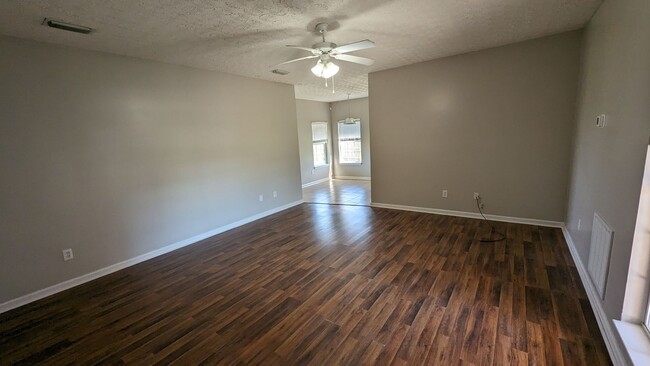 Building Photo - 3 BED 2 BATH located in Elberta