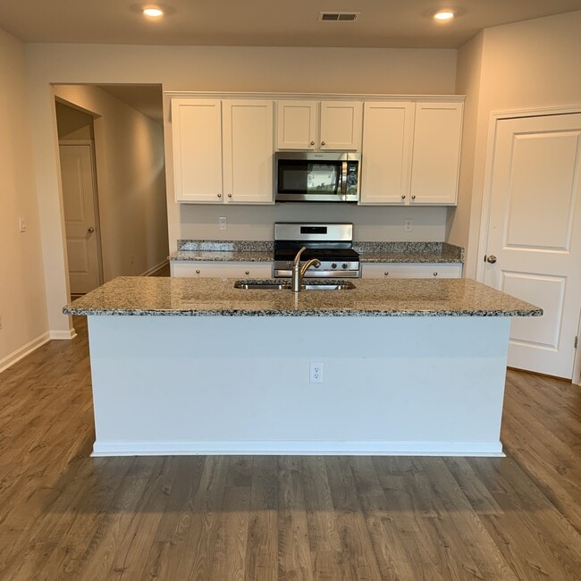 Building Photo - 246 Marauder Dr