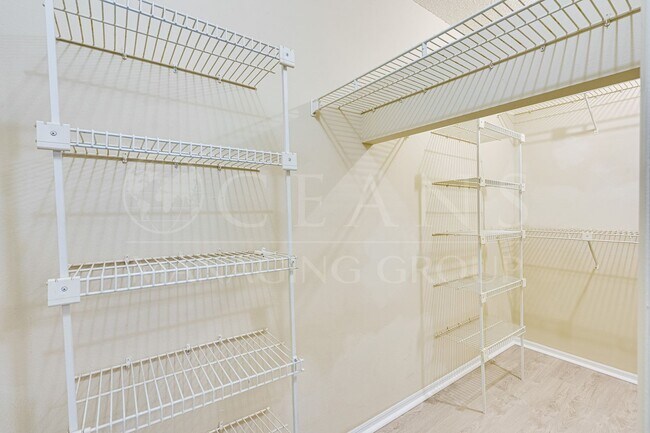 Building Photo - 2 Bedroom Nestled Away in the Heart of Daytona