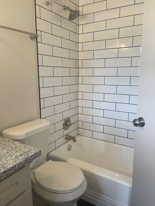 Building Photo - Pre-leasing for Fall! Adorable Remodeled House in Prime Location!