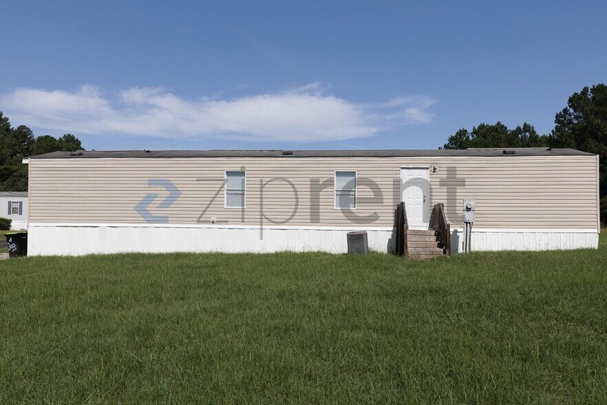 Building Photo - Unit 303