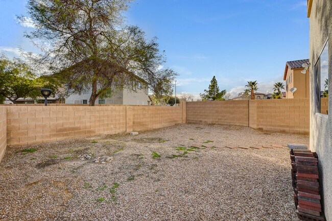 Building Photo - Totally Updated Solar Powered 4 Bedroom! Bedroom and Bath Downstairs!