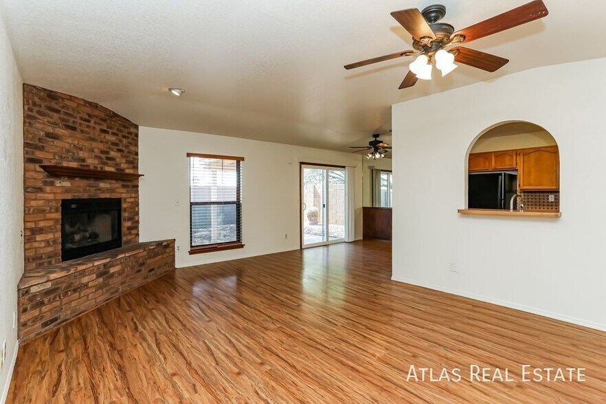 Building Photo - 7648 S Danforth Ave