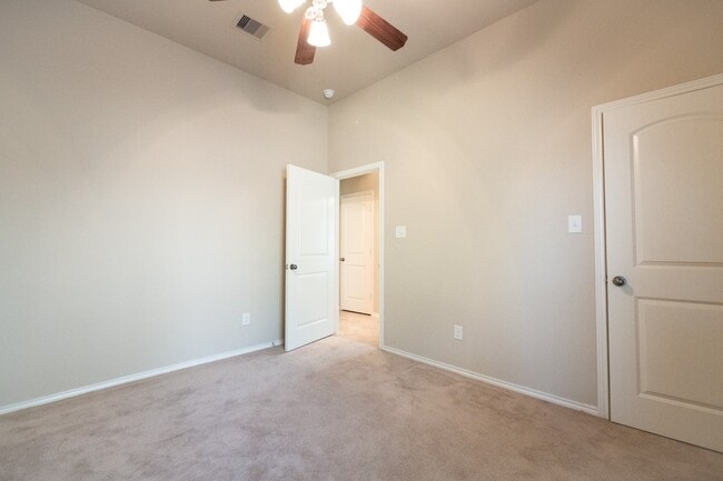 Building Photo - 5211 Belvedere Dr