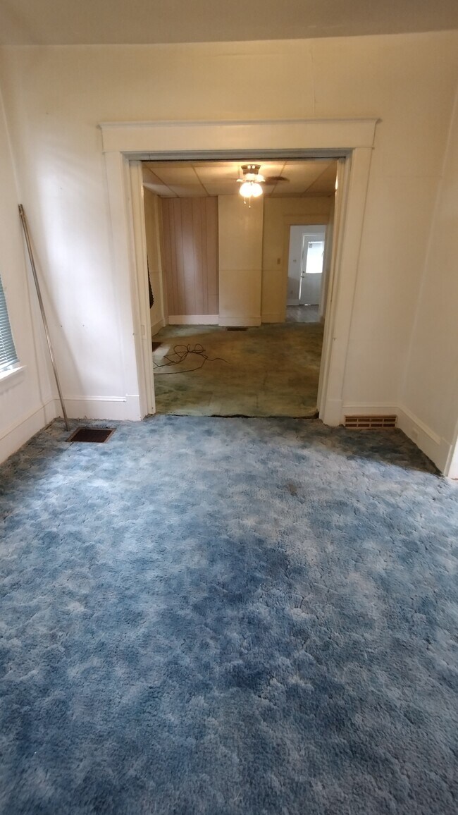 Building Photo - 307 Summit Ave