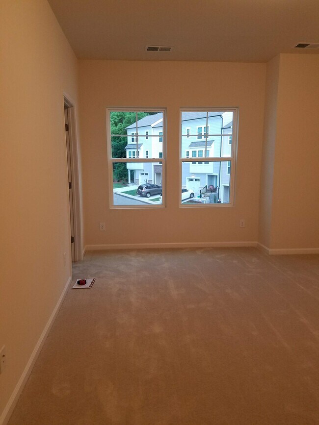 Building Photo - 1437 Salem Creek Dr