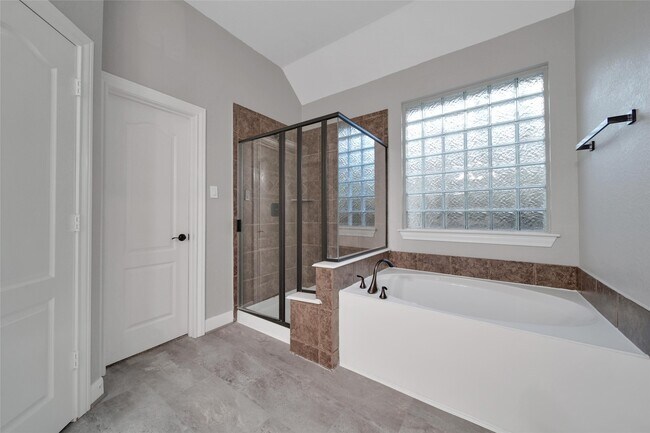 Building Photo - 6314 Hidden Alley Dr
