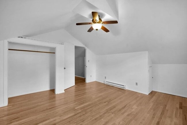 Building Photo - 3 bedroom 2 bath