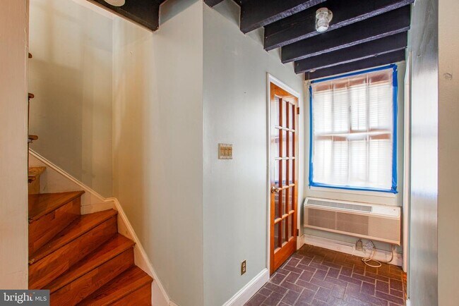 Building Photo - 733 N 24th St