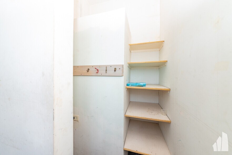 Building Photo - 1016 S Oakley Blvd