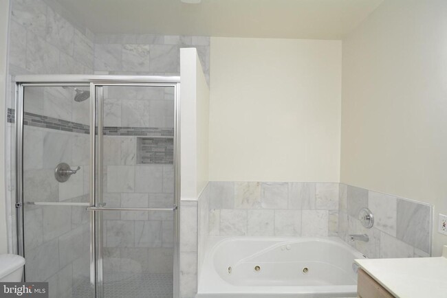 Building Photo - 2701 Bellforest Ct