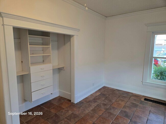 Building Photo - 547 S 300 E