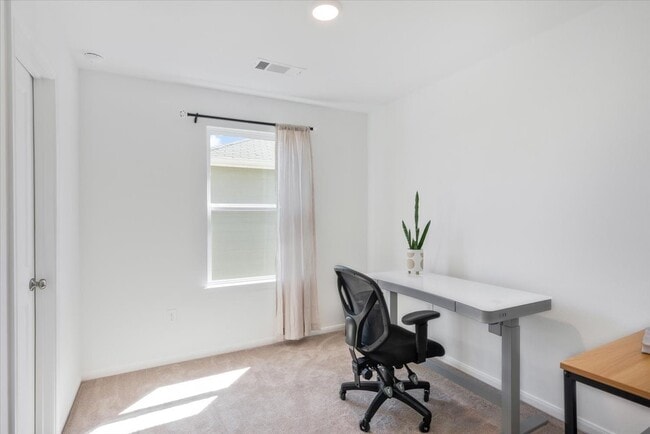 Building Photo - 25919 Chicory Dr