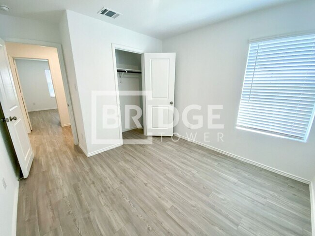 Building Photo - 454 Fairy Duster Dr