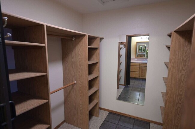 Building Photo - Single level, 3+ bed 3 bath, 2,932 sf home on 1.23 acres in Sequim