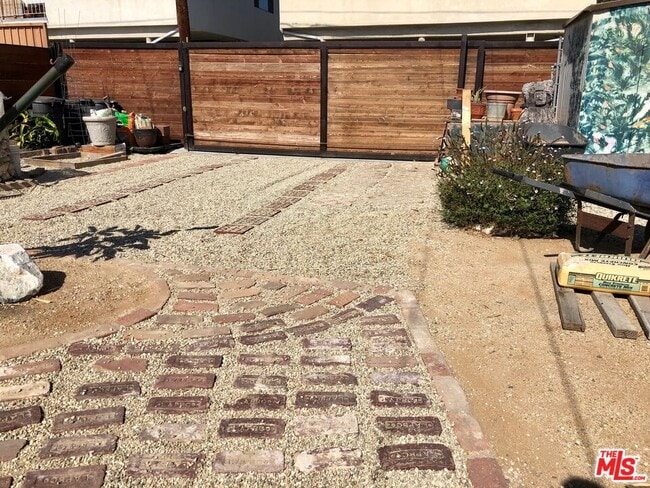 Building Photo - 1727 Franklin St