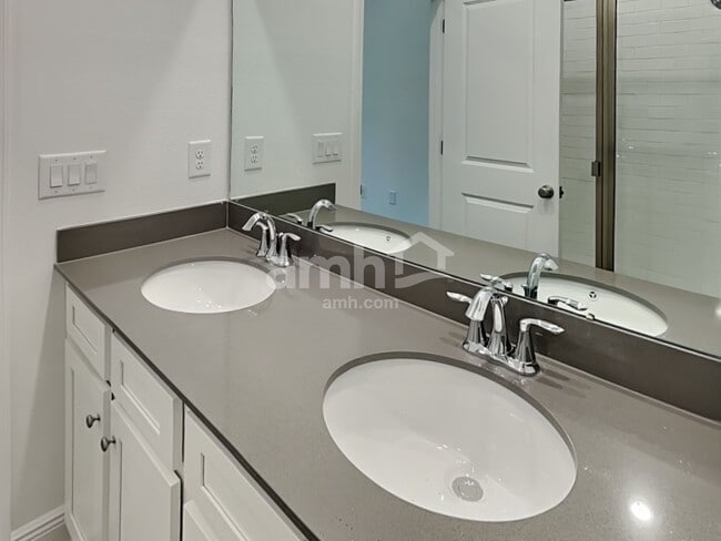 Building Photo - 5451 Boulder Crk Cv