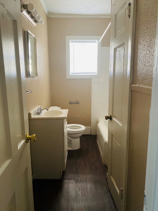 Building Photo - 108 Hardy St