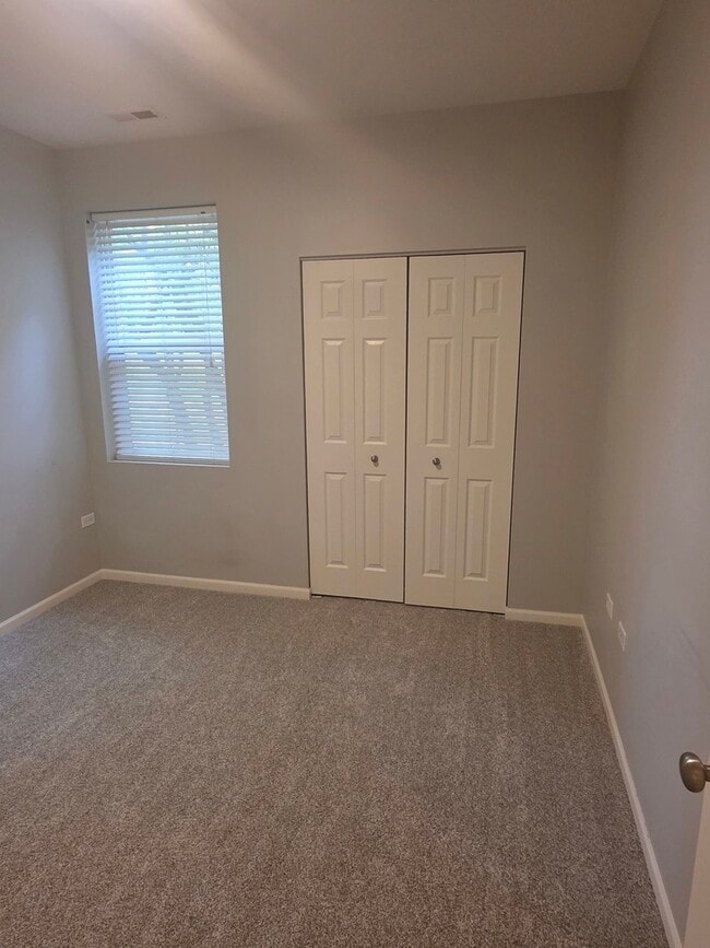 Building Photo - 2250 Aurora Dr