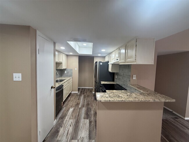 Building Photo - 14777 Wunderlich Dr