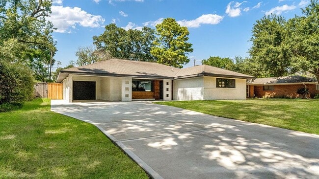 Building Photo - 6414 Woodbrook Ln