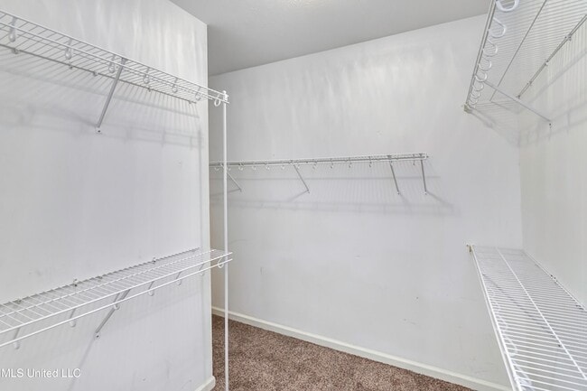 Building Photo - 120 Lennox Pl