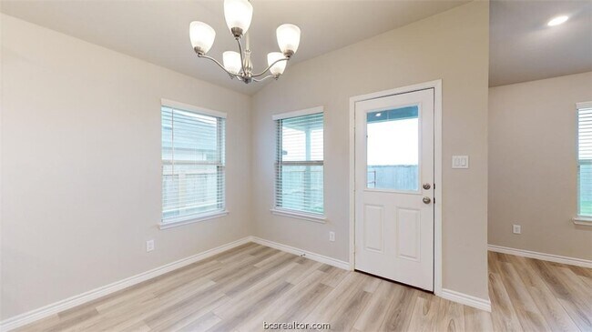 Building Photo - 2148 Chief St