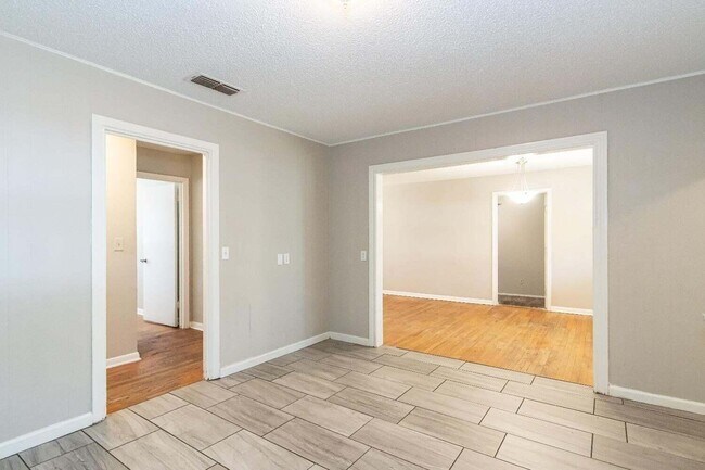 Building Photo - 4212 42nd St