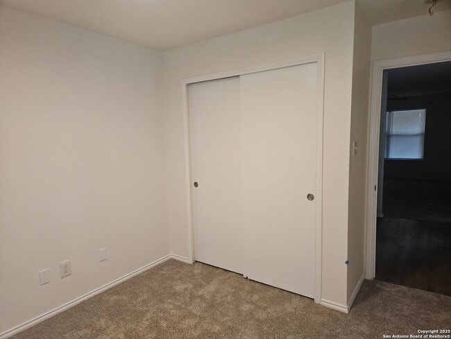 Building Photo - Gated Community Near Medical Center