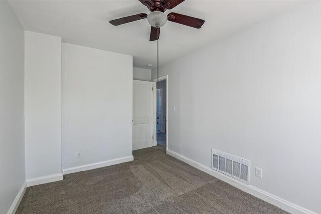 Building Photo - 3627 Elmora Ave