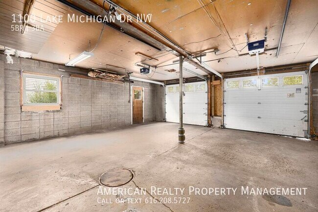 Building Photo - 1100 Lake Michigan Dr NW