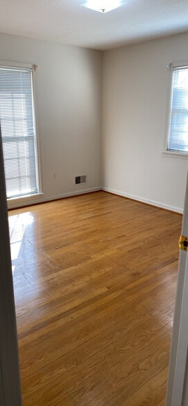 Building Photo - 3113 Pomeroy Dr