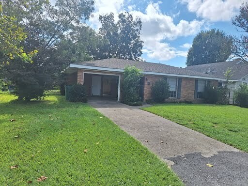Building Photo - 858 Victory Dr