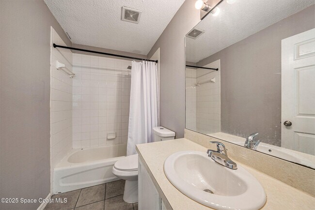 Building Photo - 18199 Paradise Point Dr