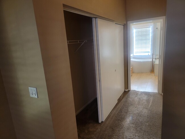 Building Photo - 9082 Cavatina Pl