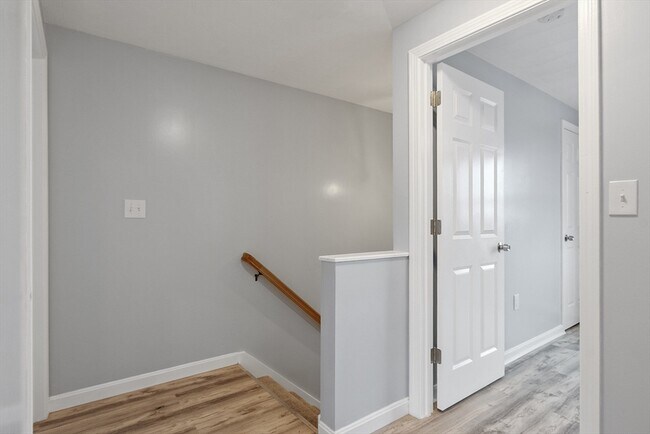 Building Photo - 4 Moran Ct