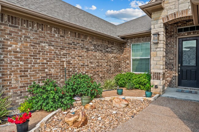 Building Photo - Welcome to the Largest Home in Rancho Vist...